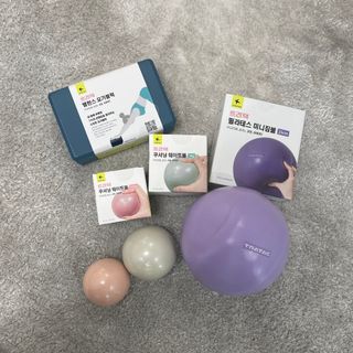 [트라택] 홈 필라테스 SET [미니짐볼+웨이트볼(0.5kg&1kg+요가블럭] — 5점을 준 리뷰어가 2022년 7월 올린 사용 사진