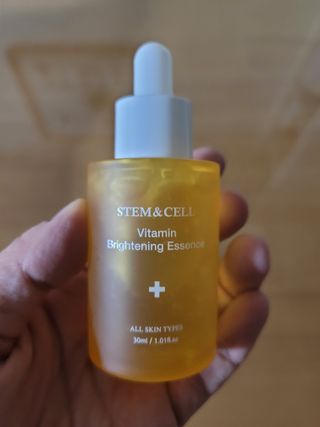 체르엠 스템앤셀 비타민 브라이트닝 에센스 30ml 1개 — 5점을 준 리뷰어가 2021년 9월 올린 사용 사진