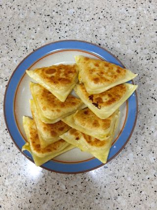 (주)성경순만두 곤약만두.콘치즈만두,삼각당면만두,당면 야끼만두,대구전통 납작만두,떡뽁이 매콤소스,달콤소스 — 5점을 준 리뷰어가 2023년 4월 올린 사용 사진