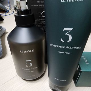 르핸스 퍼포밍 5 샴푸 비반트 포렛/베티버 포그 — 5점을 준 리뷰어가 2022년 12월 올린 사용 사진