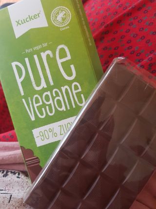 당류2g 자일리톨로 단맛을낸 슈카 퓨어비건 무설탕초콜릿 Xucker vegan 2개입 — 5점을 준 리뷰어가 2021년 4월 올린 사용 사진