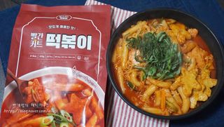빨간키트 떡볶이 밀키트 2~3인분 매운맛 국물 떡볶이 만들기 쉬운 황금 레시피 분말 소스로 간편한 요리 — 5점을 준 리뷰어가 2021년 10월 올린 사용 사진