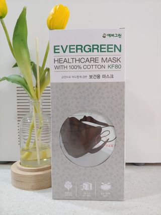 에버그린 순면 끈조절 KF80 마스크 - 화이트/블랙 컬러 대형 - 10매 — 5점을 준 리뷰어가 2021년 7월 올린 사용 사진
