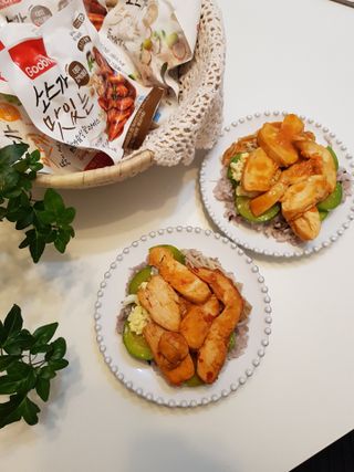 굽네몰 [굽네] 소스가 맛있는 닭가슴살 슬라이스 4종 — 5점을 준 리뷰어가 2021년 5월 올린 사용 사진