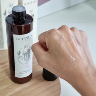 보타니티 [홍]조[진]정[결]케어 플라본 부스터 210ml / 플라본 세럼 50ml — 5점을 준 리뷰어가 2022년 7월 올린 사용 사진