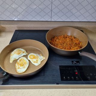 모멘토 마론 프라이팬 26cm 3종 (26cm팬/26cm웍팬/호환 스티머+돔뚜껑) — 5점을 준 리뷰어가 2022년 9월 올린 사용 사진