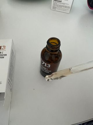 [세븐원쓰리 713] 피부톤을 속부터 밝게 피누스 비타민C 딥 하이드레이션 세럼 — 5점을 준 리뷰어가 2021년 11월 올린 사용 사진