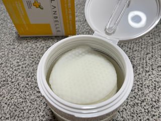 랑벨 비타 에너지 잡티 앰플 패드 65매 (투명하고 밝은 얼굴 광채패드) — 5점을 준 리뷰어가 2022년 4월 올린 사용 사진