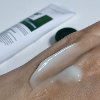 랑벨 랑바이오 블랙 시카 크림 50ml(블랙비 프로폴리스, 시카 4종, 판테놀 10 함유) — 5점을 준 리뷰어가 2022년 3월 올린 사용 사진
