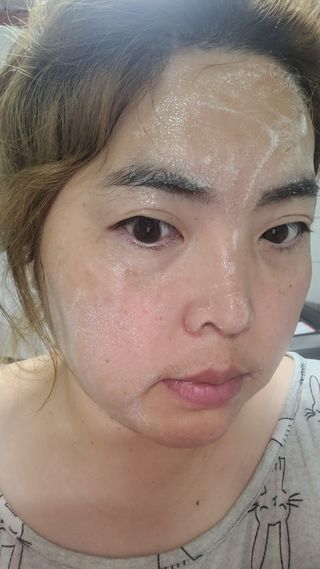프리마인 메이크업과 들뜨는 각질까지 한방에 깐달걀로! 순하기까지한 셀베이스 그린티클렌저(200ml) — 5점을 준 리뷰어가 2023년 5월 올린 사용 사진