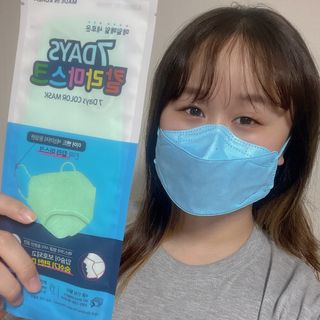 건강누리인터내셔날 (마스크 특집) 7DAYS 컬러마스크 (컬러7매)+ KMC 프리미엄 덴탈마스크(50매) — 5점을 준 리뷰어가 2022년 7월 올린 사용 사진
