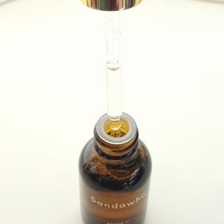 스킨큐어 산다화 비타민c 화이트닝 에센스 30ml — 5점을 준 리뷰어가 2023년 10월 올린 사용 사진