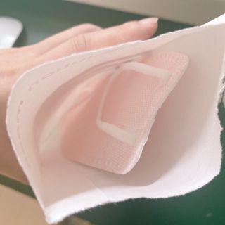 [이지아 마스크] 애니가드 더솔루션마스크 KF80 대형 컬러 4종 — 5점을 준 리뷰어가 2021년 6월 올린 사용 사진
