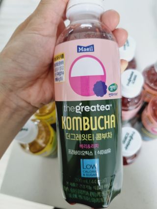 더그레잇티 콤부차 [매일유업] 더그레잇티 44kcal 콤부차 300ml *12개입 (오리지널 6개+베리리치 6개) — 5점을 준 리뷰어가 2023년 7월 올린 사용 사진