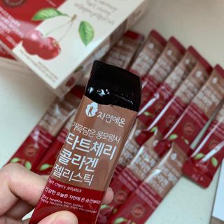 자연에온 가득담은 몽모랑시 타트체리 콜라겐 젤리스틱 — 5점을 준 리뷰어가 2021년 1월 올린 사용 사진
