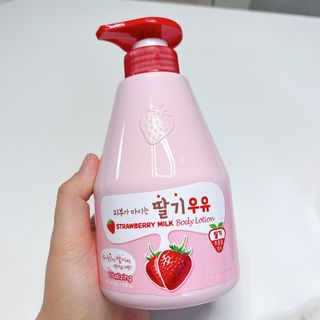 [과일나라] 피부가 마시는 딸기우유 바디클렌저&바디로션 — 5점을 준 리뷰어가 2022년 2월 올린 사용 사진