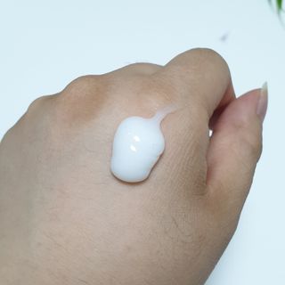 유이크 바이옴 레미디 수딩크림 (50ml) — 5점을 준 리뷰어가 2022년 7월 올린 사용 사진