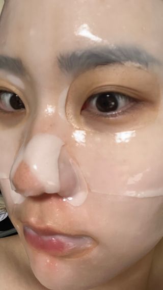 [올리브영] 웰더마 프리미엄 사파이어 콜라겐 임팩트 피팅 마스크 4매 — 5점을 준 리뷰어가 2025년 7월 올린 사용 사진