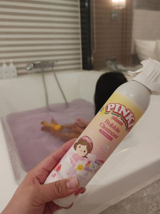 주식회사 권브라더스 [권브라더스] 목욕놀이 필수템, 핑키공주 유아버블클렌저 300ml 대용량 몽글몽글 구름 속 딸기향 — 5점을 준 리뷰어가 2022년 1월 올린 사용 사진