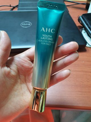 [NEW 탄력유턴 아이크림] AHC 유스 래스팅 리얼 아이크림 포 페이스 — 5점을 준 리뷰어가 2021년 3월 올린 사용 사진