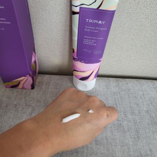 트리마이 주름개선 기능성의 퍼퓸 바디케어, 힐링 베리어 바디크림 3종 택1 — 4점을 준 리뷰어가 2022년 9월 올린 사용 사진
