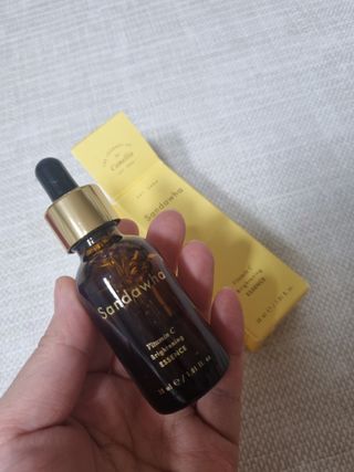 스킨큐어 산다화 비타민c 화이트닝 에센스 30ml — 5점을 준 리뷰어가 2024년 1월 올린 사용 사진