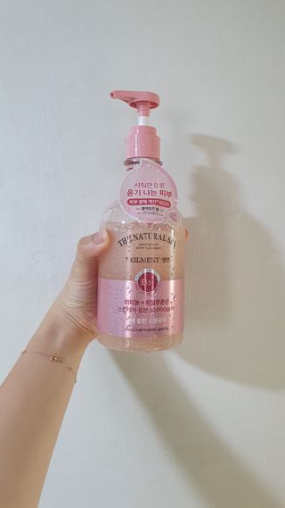 벨먼 내추럴스파 수분광채 스크럽 바디워시 600ml 5종 — 5점을 준 리뷰어가 2022년 5월 올린 사용 사진