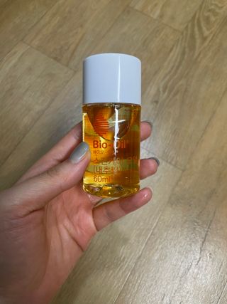 바이오오일 [바이오-오일] 스킨케어 오일 내추럴 60ml — 5점을 준 리뷰어가 2021년 5월 올린 사용 사진