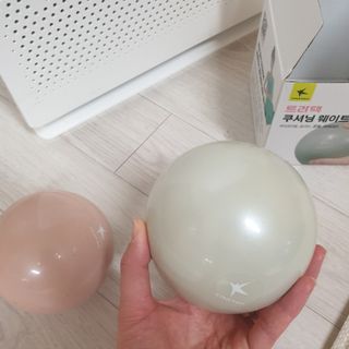 트라택 쿠셔닝 웨이트볼 0.5kg + 1kg SET — 5점을 준 리뷰어가 2022년 5월 올린 사용 사진
