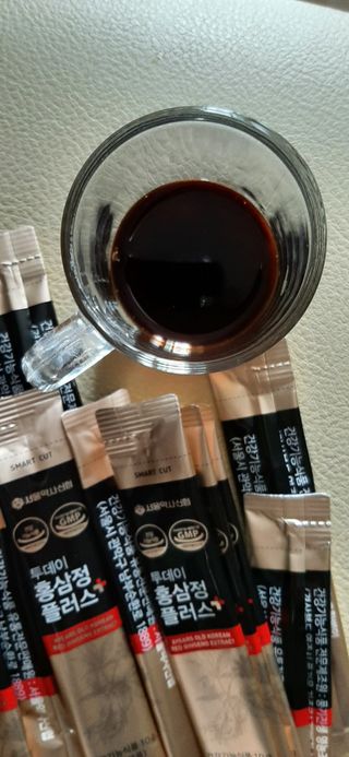 서울약사신협_투데이홍삼정플러스스틱_10g x 30포 — 5점을 준 리뷰어가 2021년 7월 올린 사용 사진