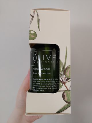 올리브 오일 스킨케어 컴퍼니 [OOSC] 향기로운 보습 로즈 제라늄 바디워시 500ml — 4점을 준 리뷰어가 2021년 5월 올린 사용 사진