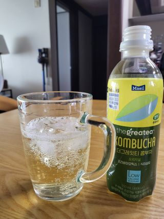 더그레잇티 콤부차 [매일유업] 더그레잇티 44kcal 콤부차 300ml *12개입 (오리지널 6개+베리리치 6개) — 5점을 준 리뷰어가 2023년 8월 올린 사용 사진