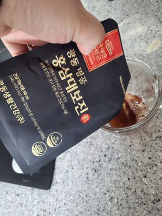 광동생활건강 광동 명품 홍삼대보진 50mL x 30포 — 5점을 준 리뷰어가 2023년 4월 올린 사용 사진