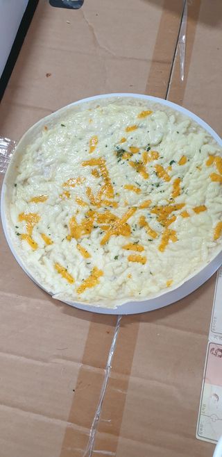 [푸딩팩토리] 10인치 씬피자 3종 택2_베샤멜 고르곤졸라/불고기/고르곤졸라 — 4.5점을 준 리뷰어가 2022년 5월 올린 사용 사진