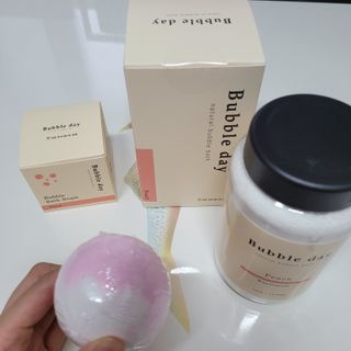 버블데이 아로마/과일 거품 입욕제 — 5점을 준 리뷰어가 2021년 7월 올린 사용 사진