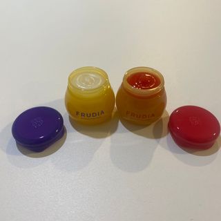 [후르디아] 올리브영 꿀과즙 립밤 2종 (블루베리/석류) — 4.5점을 준 리뷰어가 2022년 12월 올린 사용 사진