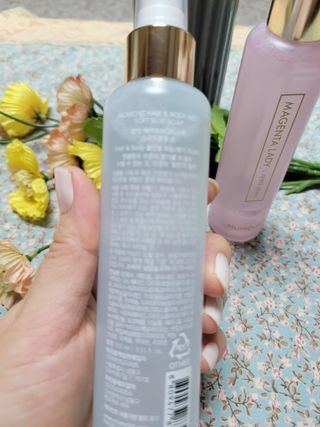 멈칫 X 최준 헤어 앤 바디미스트 소프트블루솝, 마젠타레이디 2종 — 4.5점을 준 리뷰어가 2021년 8월 올린 사용 사진