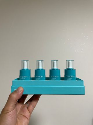 아로메르 리바이탈라이징 블루밍 앰플 10ml x 4ea — 5점을 준 리뷰어가 2021년 8월 올린 사용 사진