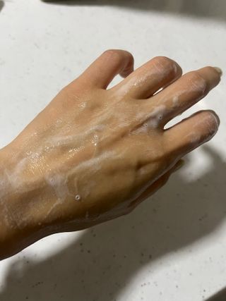 스킨1004 [SKIN1004] 마다가스카르 센텔라 앰플 폼 125ml — 5점을 준 리뷰어가 2024년 8월 올린 사용 사진