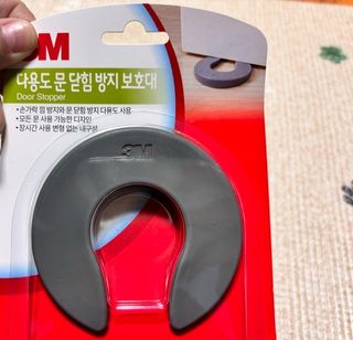 3M 유아안전 4종세트-전기소켓커버 + 모서리보호대 + 서랍안전잠금장치 + 문닫힘보호대 — 5점을 준 리뷰어가 2024년 5월 올린 사용 사진