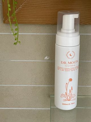 MF프리 [닥터문] 유산균 락토케어 질경초 여성청결제 200ml (폼타입) — 5점을 준 리뷰어가 2022년 7월 올린 사용 사진