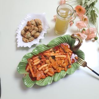빨간키트 떡볶이 밀키트 2~3인분 매운맛 국물 떡볶이 만들기 쉬운 황금 레시피 분말 소스로 간편한 요리 — 5점을 준 리뷰어가 2021년 8월 올린 사용 사진