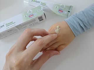 건선/아토/습진/민감성 피부 천연보습진정크림 소리온 크림 & 센시티브 크림 50g — 5점을 준 리뷰어가 2022년 3월 올린 사용 사진