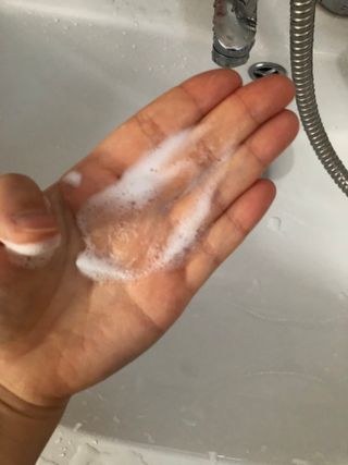 버츠비 퍼피투인원 티어리스 샴푸 앤 컨디셔너 — 5점을 준 리뷰어가 2021년 7월 올린 사용 사진
