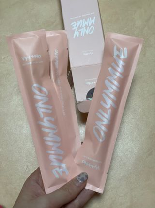 빛나(vyttna) 온리뮤 이너뷰티케어 에센스 4개입 — 4.5점을 준 리뷰어가 2022년 2월 올린 사용 사진