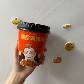 유비쿡 컵떡볶이 매운컵떡볶이2개/ 짜장컵떡볶이 2개  총 4개세트 — 5점을 준 리뷰어가 2021년 2월 올린 사용 사진