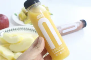 BLENDY'S 핑크 스무디+블론디 스무디 — 5점을 준 리뷰어가 2021년 12월 올린 사용 사진