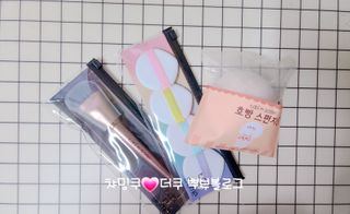 [툴앤썸] 메이크업 브러시로 바르고 호빵 스펀지로 클렌징하는 A-Z 뷰티툴 5종 — 3.5점을 준 리뷰어가 2021년 2월 올린 사용 사진