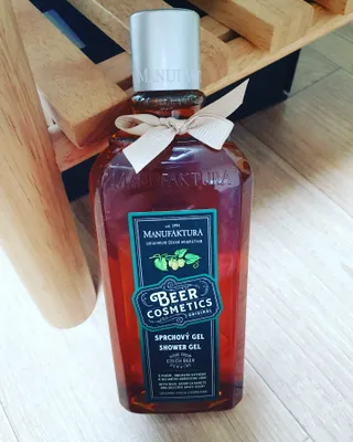 체코 비건화장품 마뉴팍투라 향좋은 맥주 샤워젤 (300ml) — 5점을 준 리뷰어가 2022년 6월 올린 사용 사진