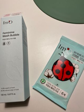 아임오 페미닌워시 150ML + 페미닌티슈6입 + 아임오스티커 + 쿠폰북 — 5점을 준 리뷰어가 2021년 10월 올린 사용 사진
